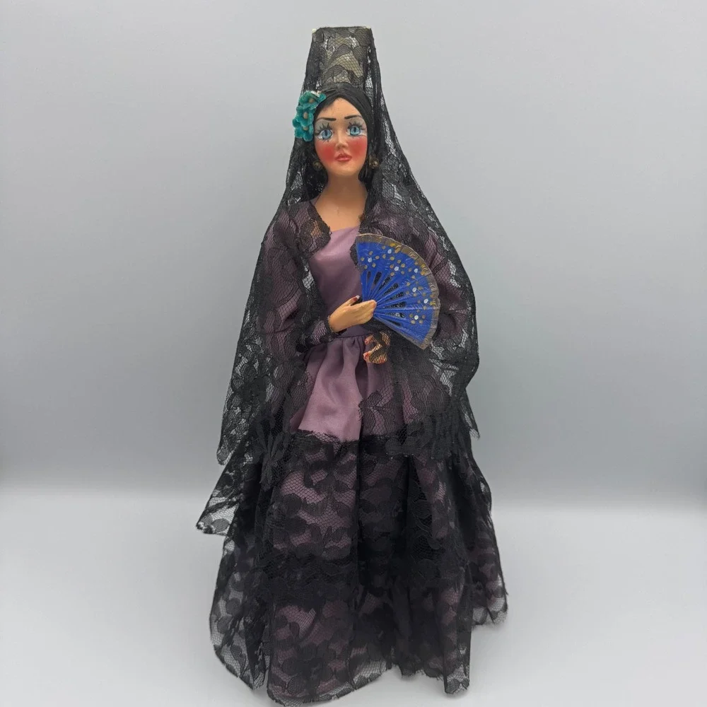 Vintage Spanish Folk Art Doll Flamenco Dancer Black Lace Mantilla Fan‎